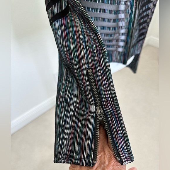 Blu Ice Zippered Long Sleeved Leather Jacket, size L - Picture 5 of 12